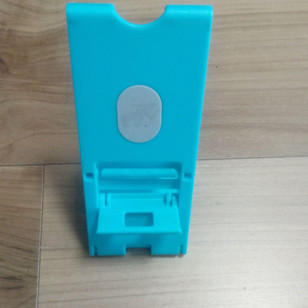 スイッチ本体とプロコンとスマブラソフト、スタンド付き