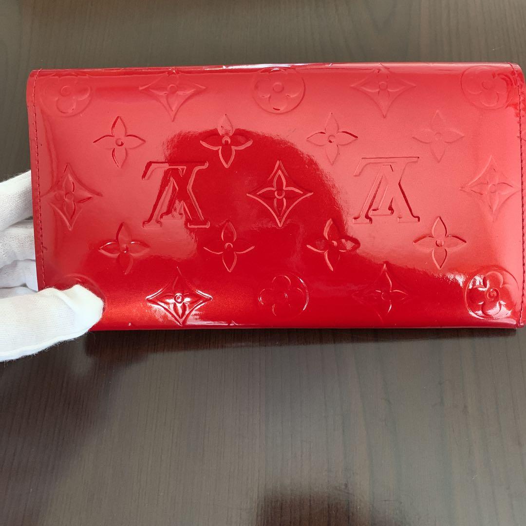ルイヴィトン ヴェルニ モノグラム　長財布　赤