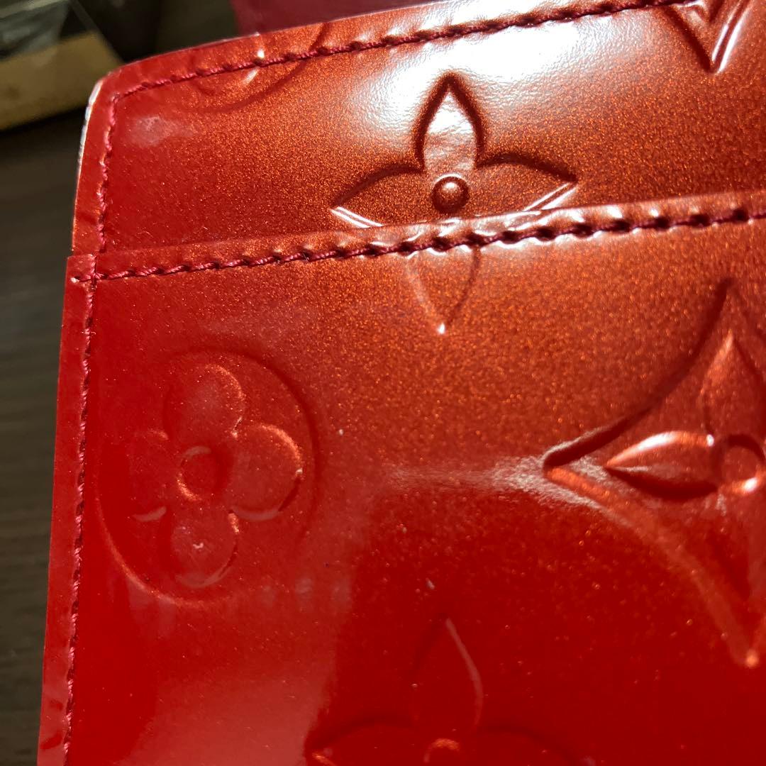 ルイヴィトン ヴェルニ モノグラム　長財布　赤