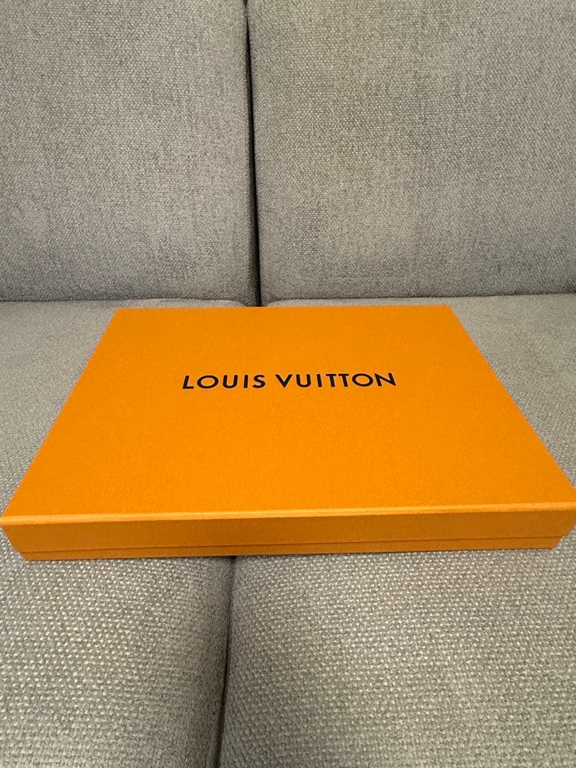 あっちゃん ルイヴィトンマフラー