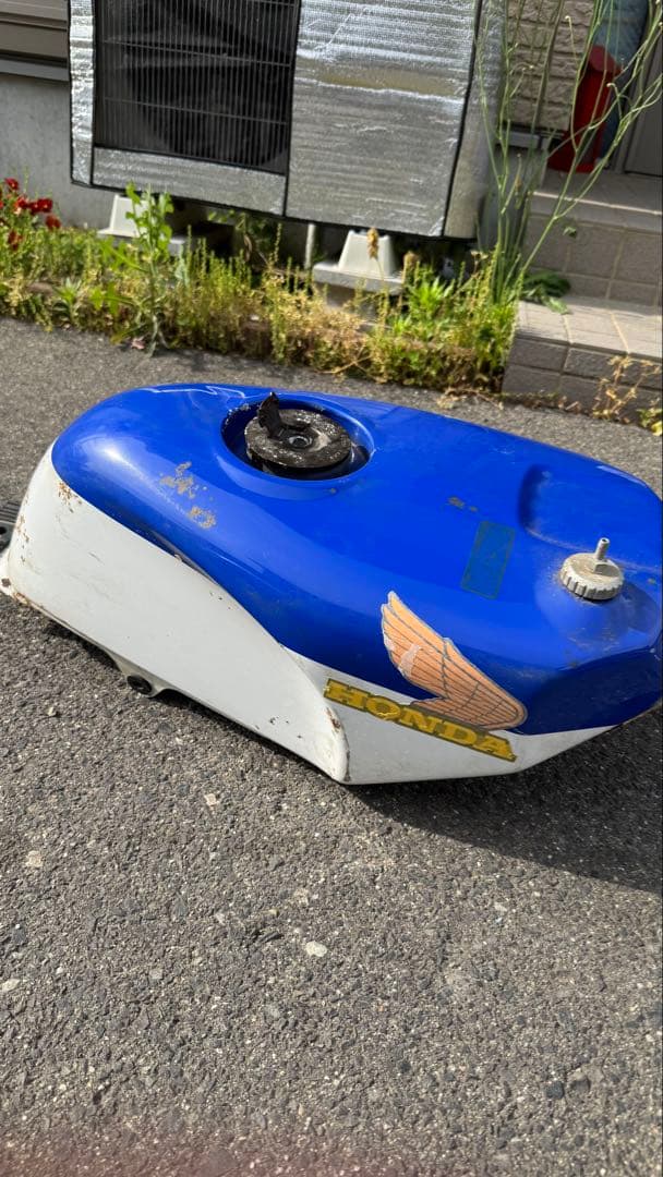 NSR250R MC18 タンク