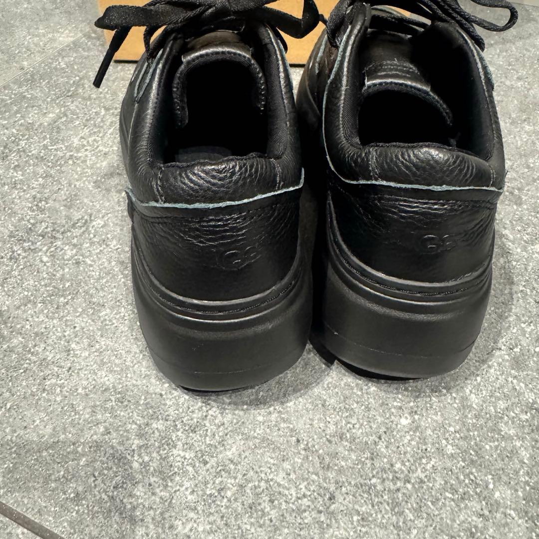 【未使用級】UGG アグ マリンメガレース　23センチ厚底スニーカー 黒 レザー