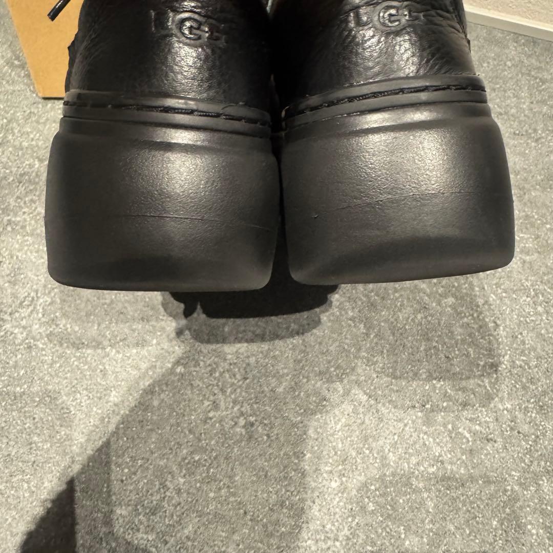 【未使用級】UGG アグ マリンメガレース　23センチ厚底スニーカー 黒 レザー