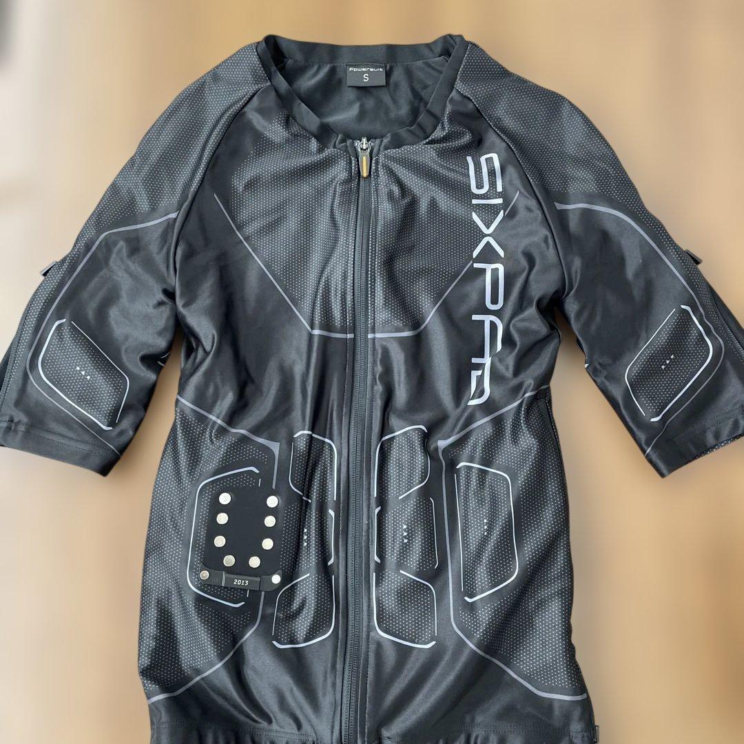 12420 シックスパッド パワースーツ トップ　メンズ　Sサイズ