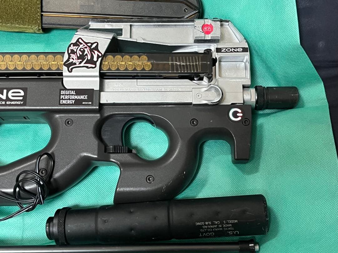 【東京マルイ】P90tr(ステッカー・ペイント有) マガジンなど【おまけ付き】