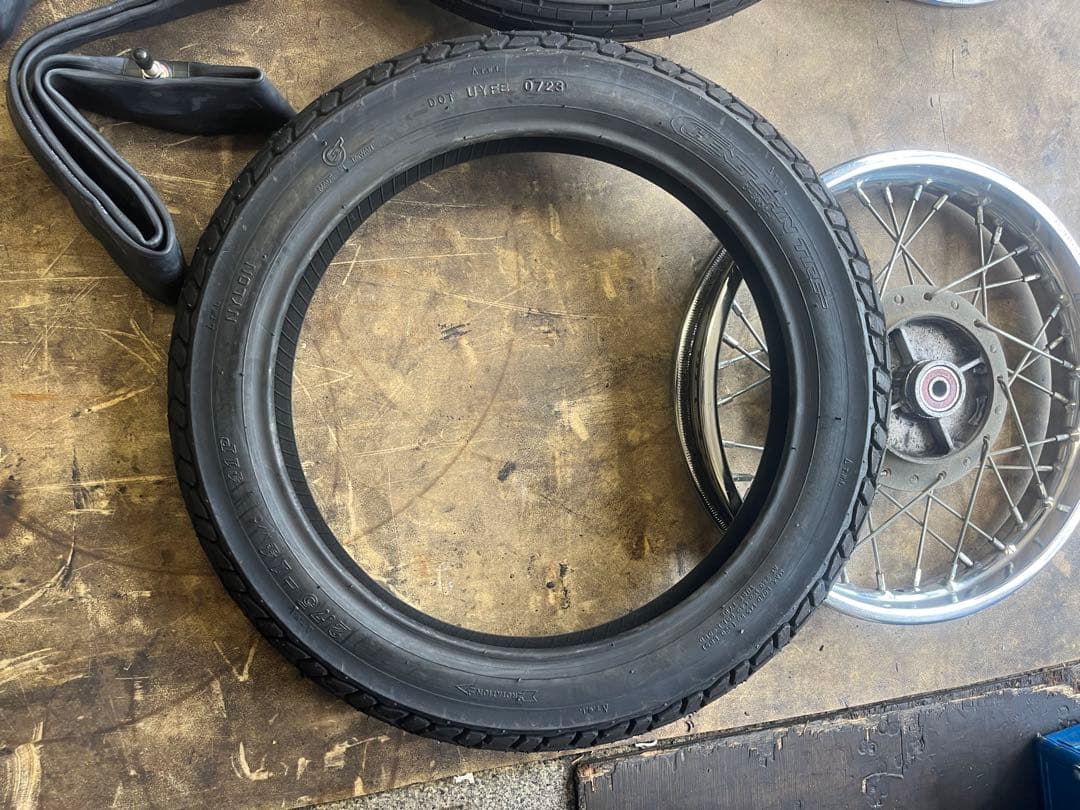 2.75-14 タイヤホイール　カブAA04 JA10 AA08 JA43 カブ