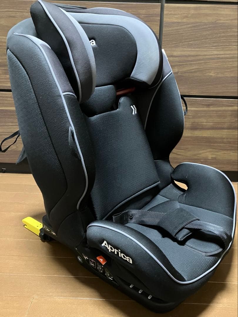Aprica formfit チャイルド&ジュニアシート ISOFIX