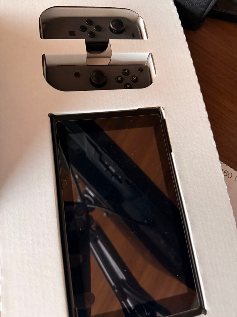 美品)Nintendo Switch本体、プロコントローラー、携帯用ケースセット