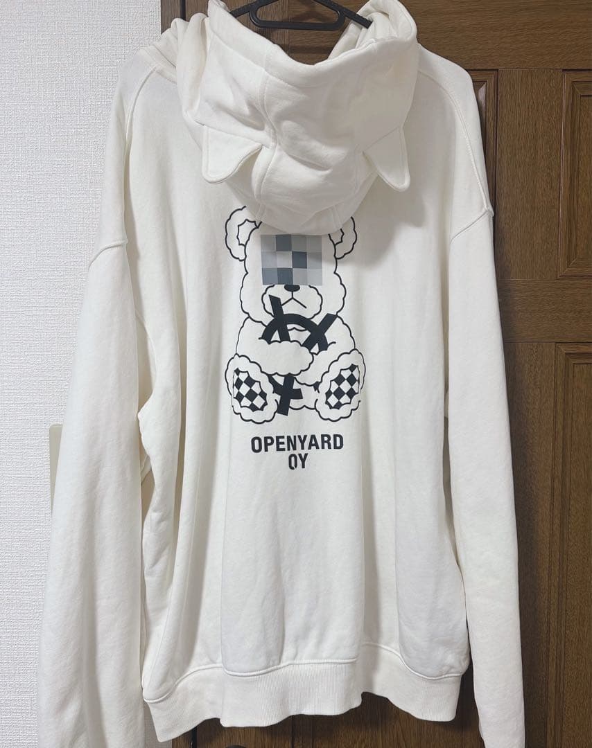 OY モザイクオードリーフーディージップアップ ホワイト L