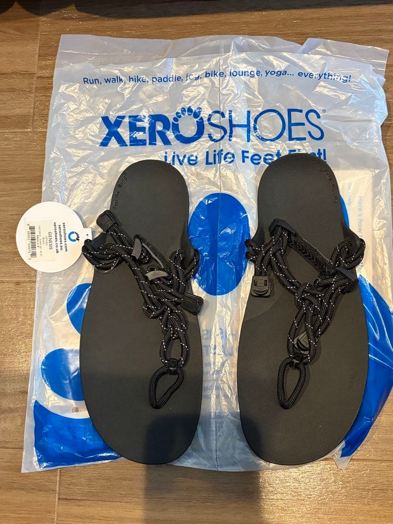  GENESISブラックサンダル27センチ