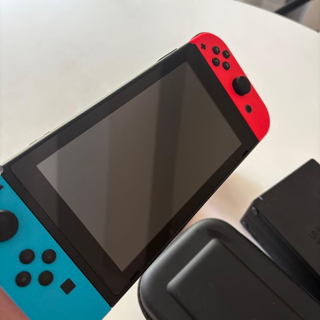 Nintendo Switch 本体 青/赤 充電器・ケース付き
