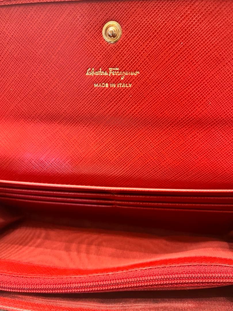 122-BGJ Salvatore Ferragamo フェラガモ 長財布 赤