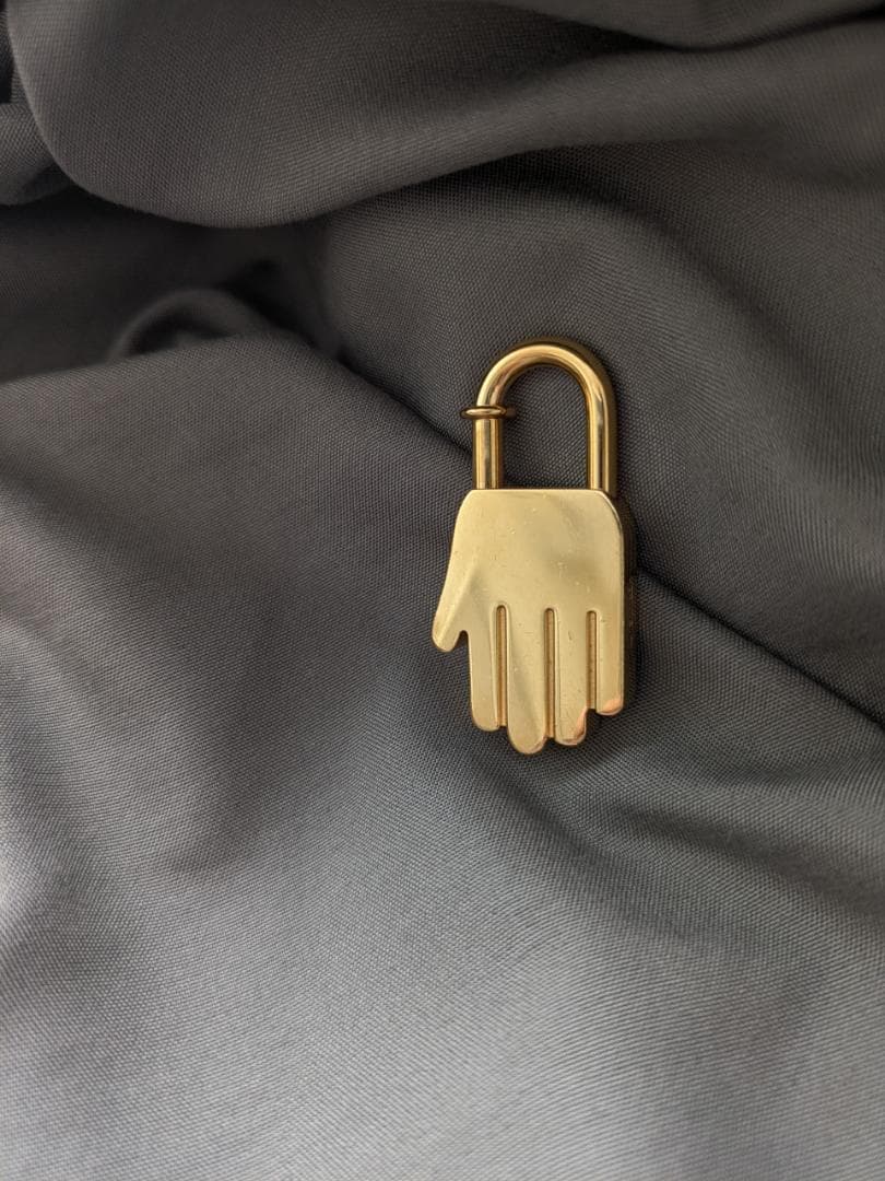 エルメス　HERMES　マルジェラ期　ハンドモチーフ　カデナ　チャーム　ゴールド