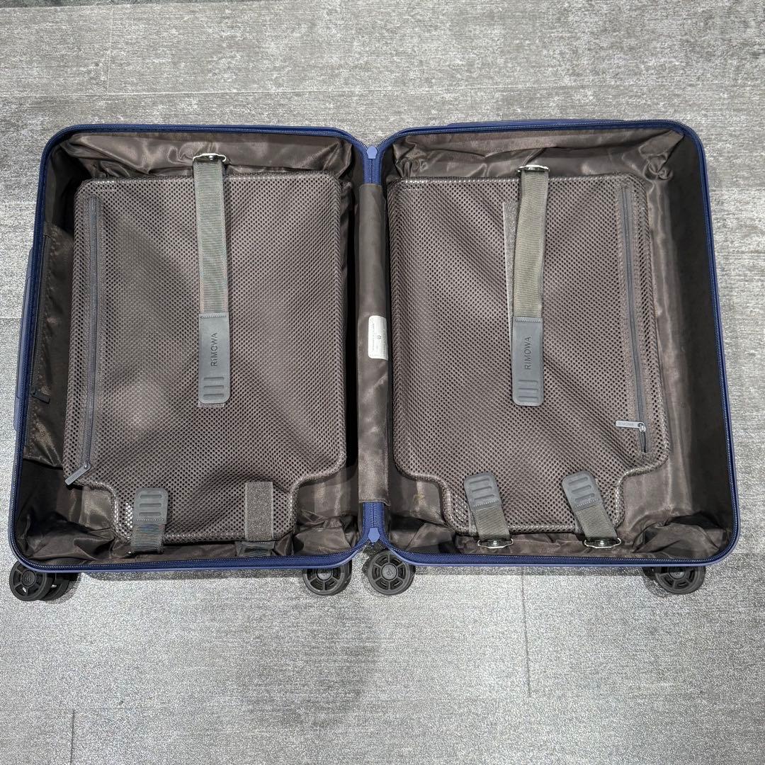 RIMOWA エッセンシャル キャビン S 中古