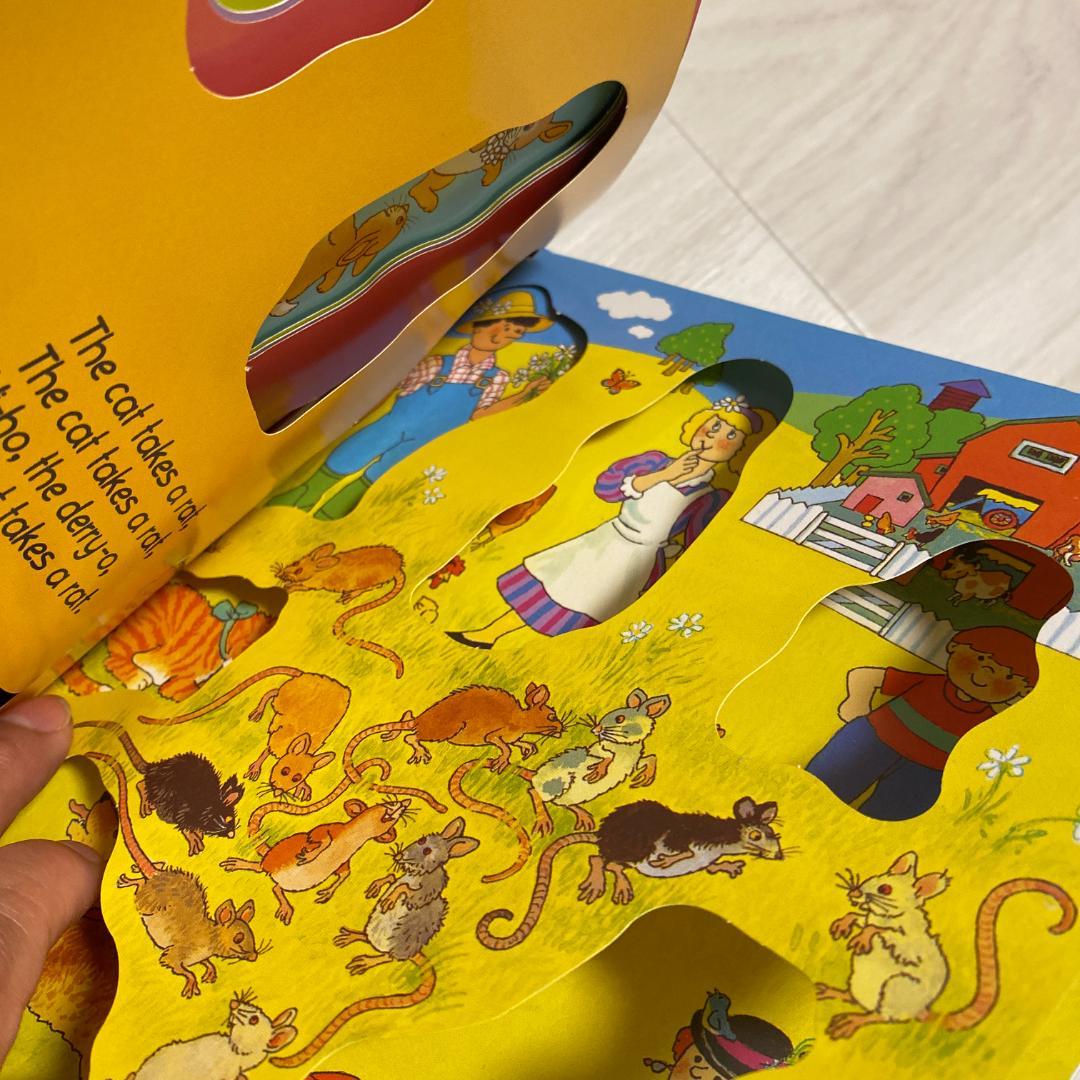 511 The Farmer in the Dell 穴開き仕掛け音声絵本