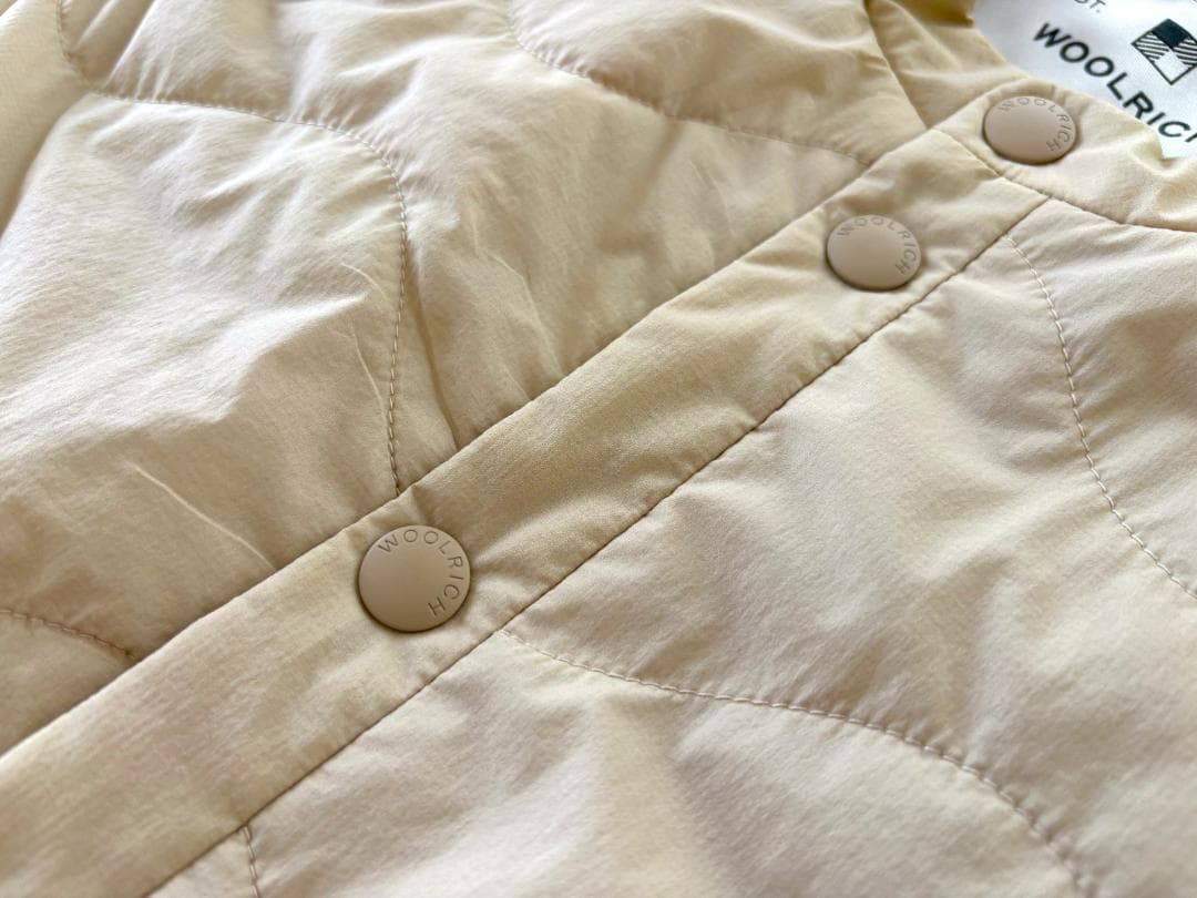 WOOLRICHウールリッチ　高機能ダウンベスト　プリマロフト　S　ベージュ