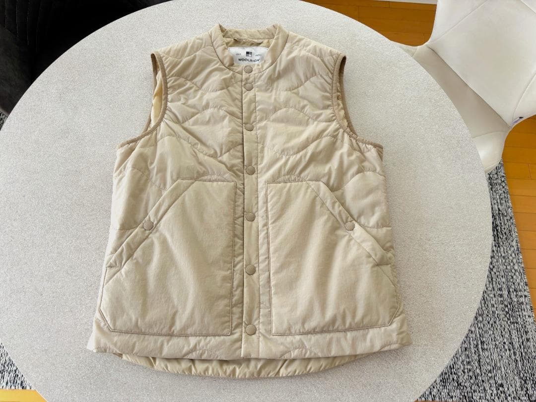 WOOLRICHウールリッチ　高機能ダウンベスト　プリマロフト　S　ベージュ