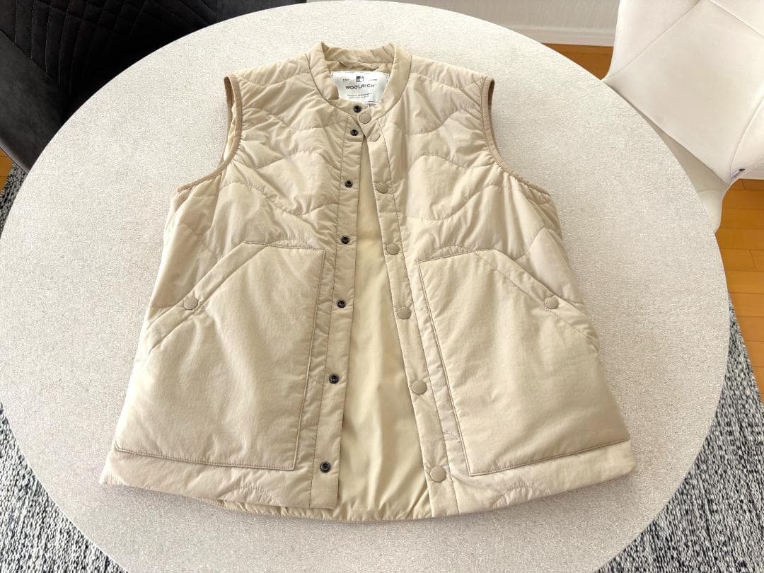 WOOLRICHウールリッチ　高機能ダウンベスト　プリマロフト　S　ベージュ
