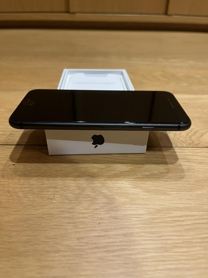 美品 完動品 iPhone8 64GB スペースグレー 【SIMフリー】