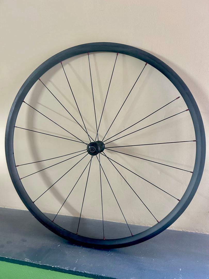 鬼軽な0.50g！【カーボンホイール前輪】スポーク外れ品