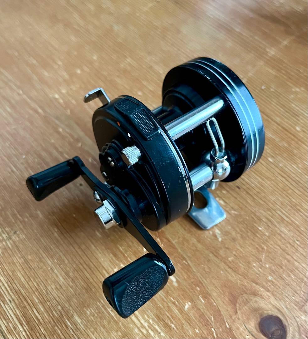 お見逃しなく！　オールド　ダイワ　ミリオネア　GS-1000C ベイトリール