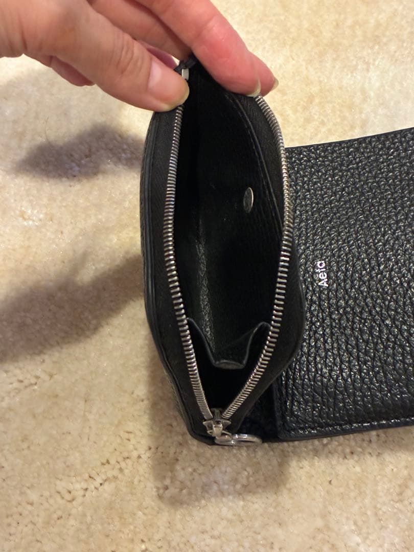 フィーン　Aeta レザー三つ折り財布 ブラック コンパクト 本革