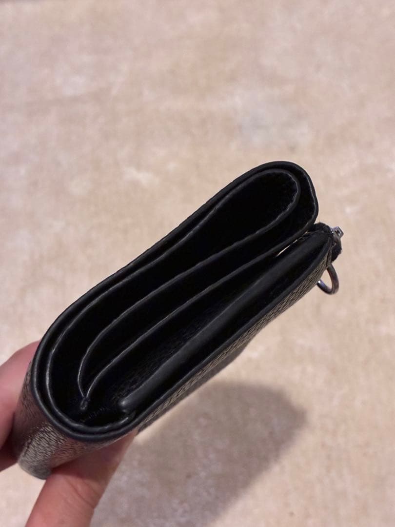 フィーン　Aeta レザー三つ折り財布 ブラック コンパクト 本革