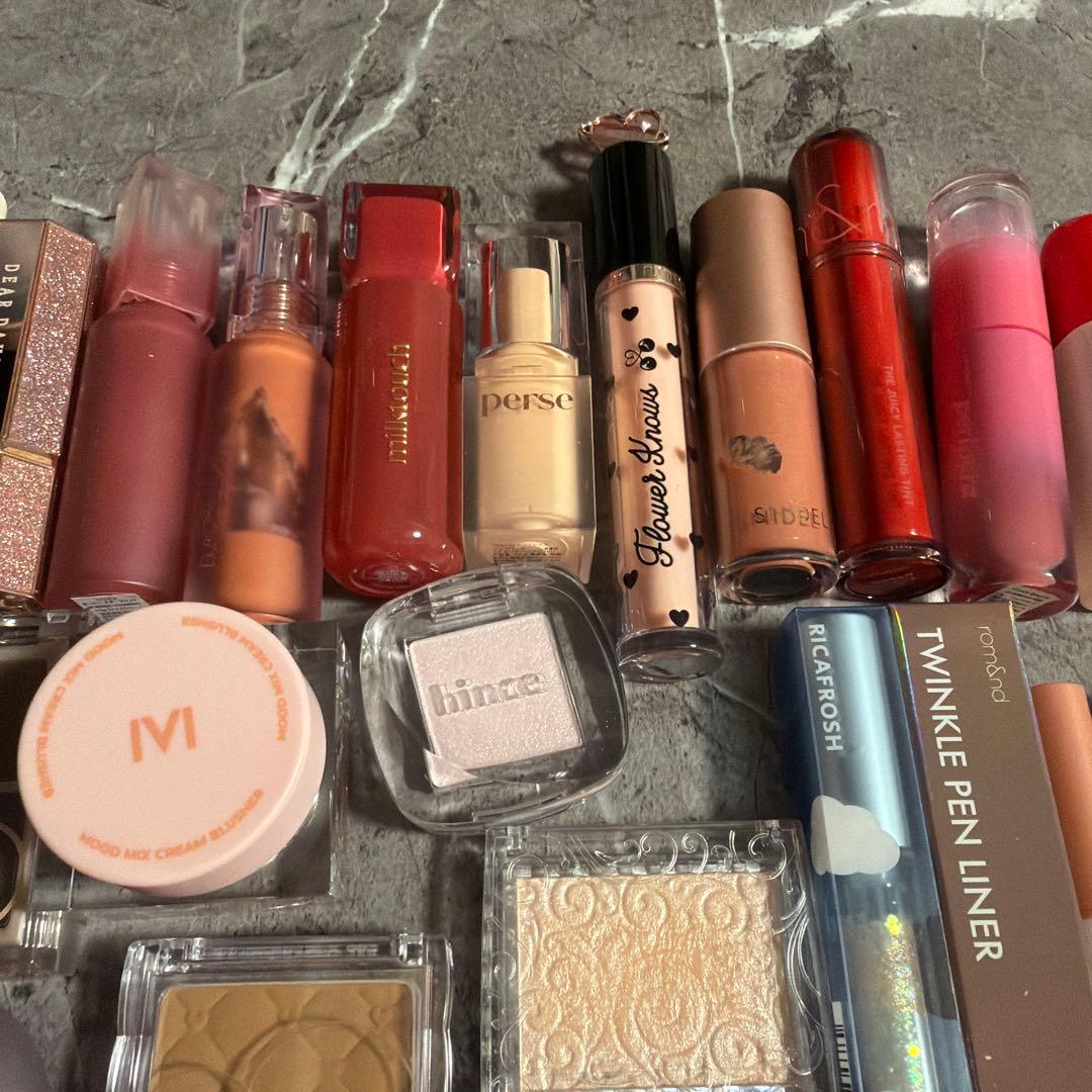 Dior ウォンジョンヨ ペリペラ デイジーク ロムアンド コスメ AMUSE