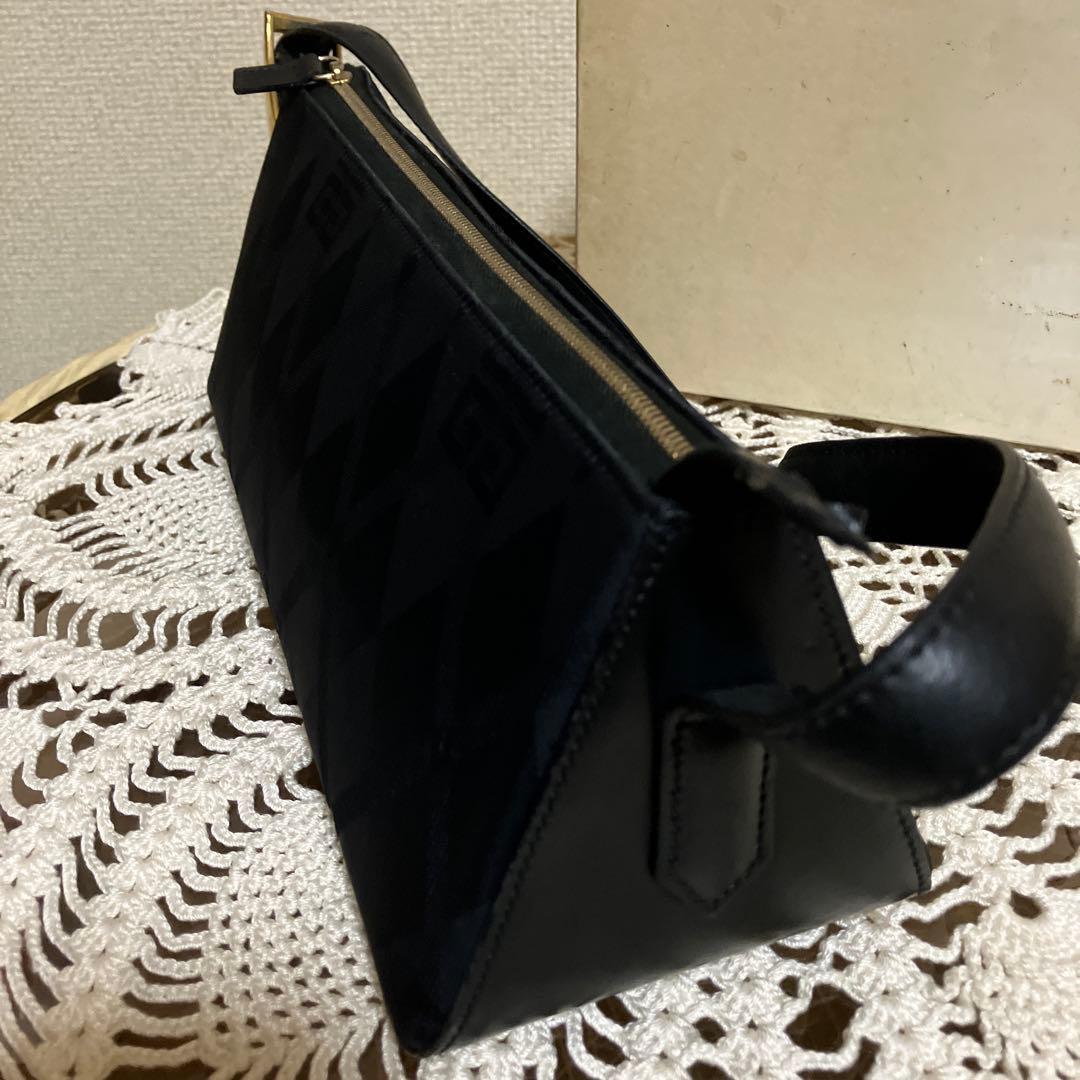 Givenchy ブラック ショルダーバッグ キャンバス/レザー 美品 匿名配送