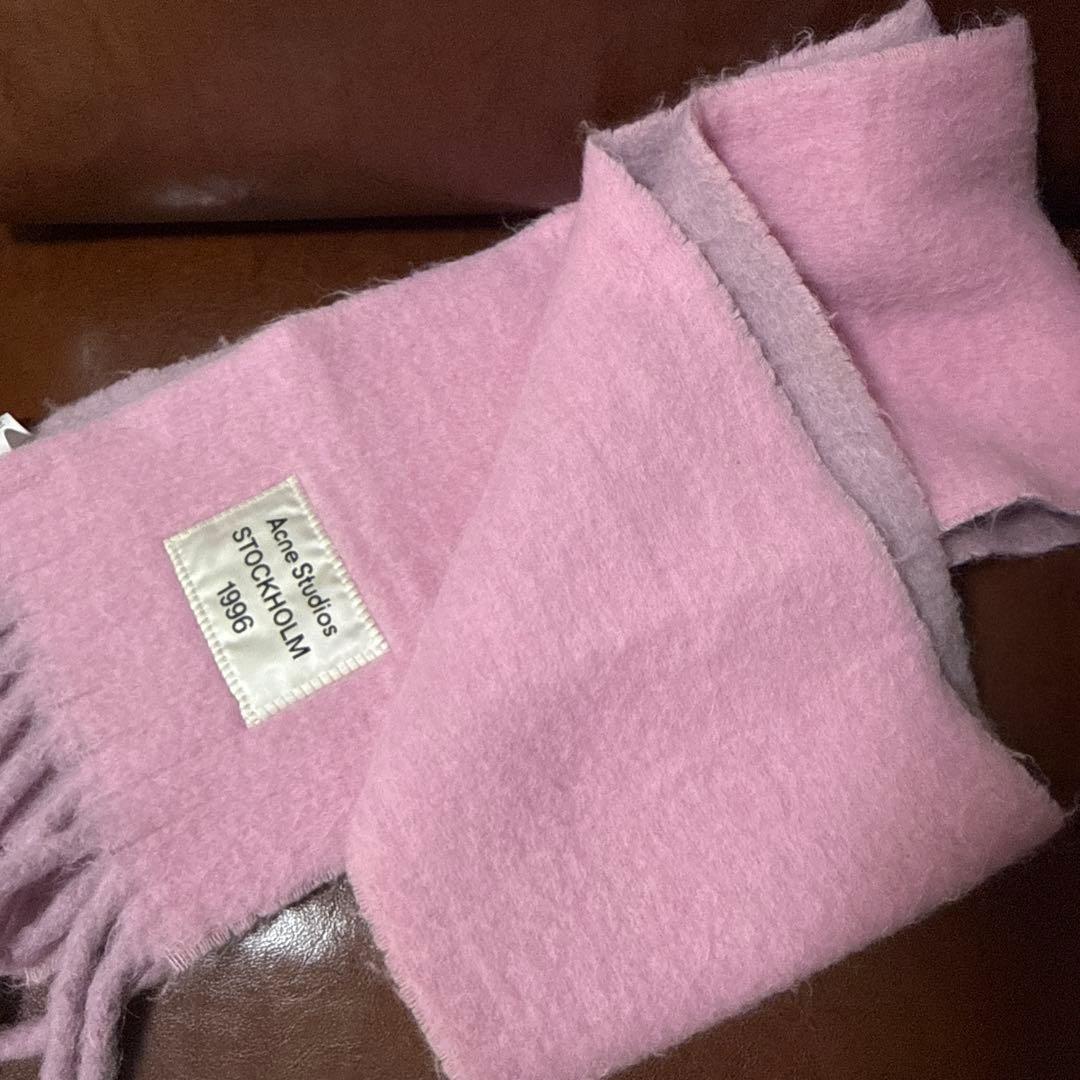 Acne Studios ロゴラベルフリンジスカーフ マフラー ピンク　中町綾
