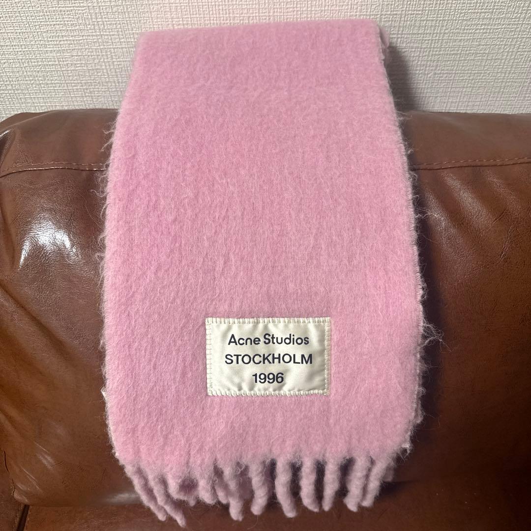 Acne Studios ロゴラベルフリンジスカーフ マフラー ピンク　中町綾