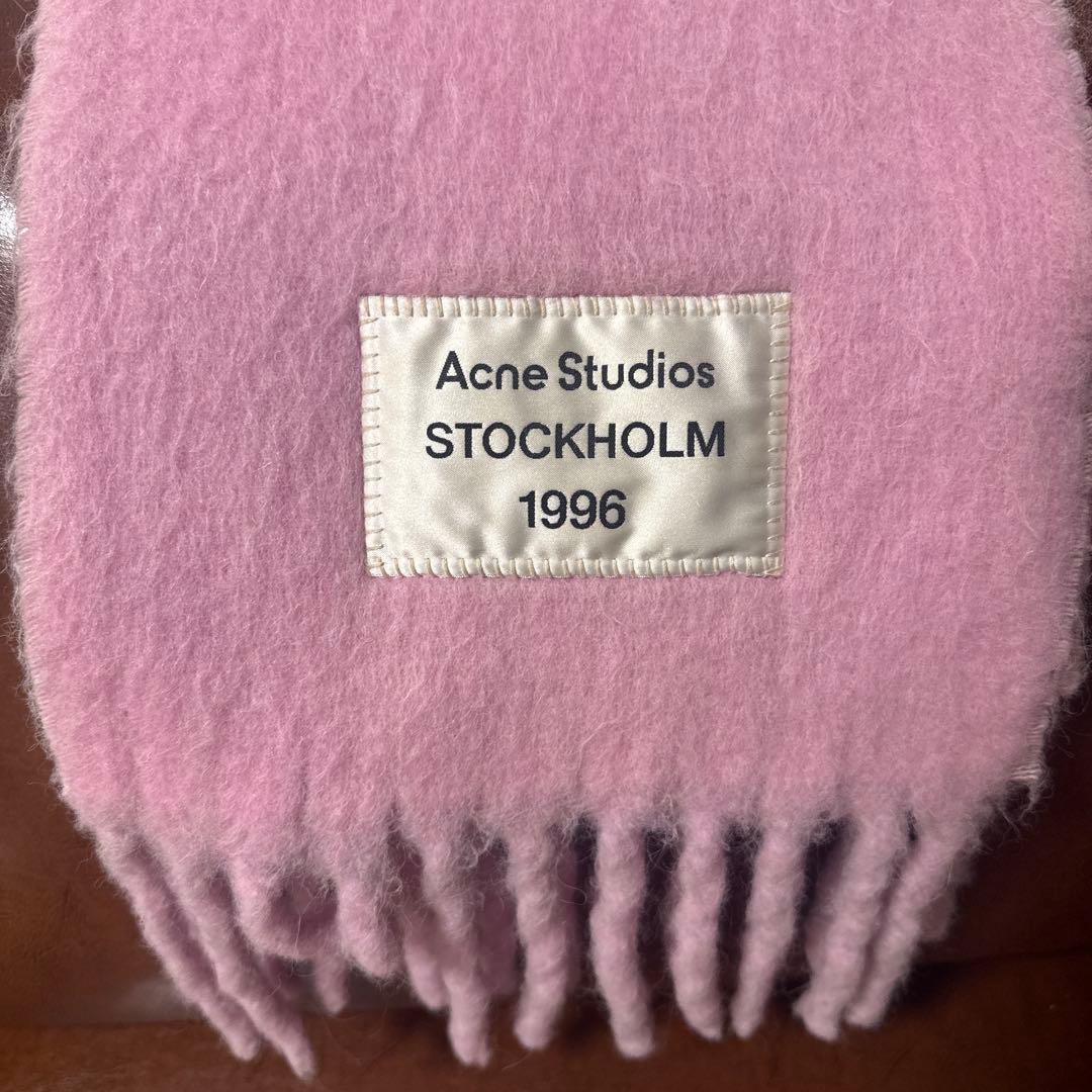 Acne Studios ロゴラベルフリンジスカーフ マフラー ピンク　中町綾
