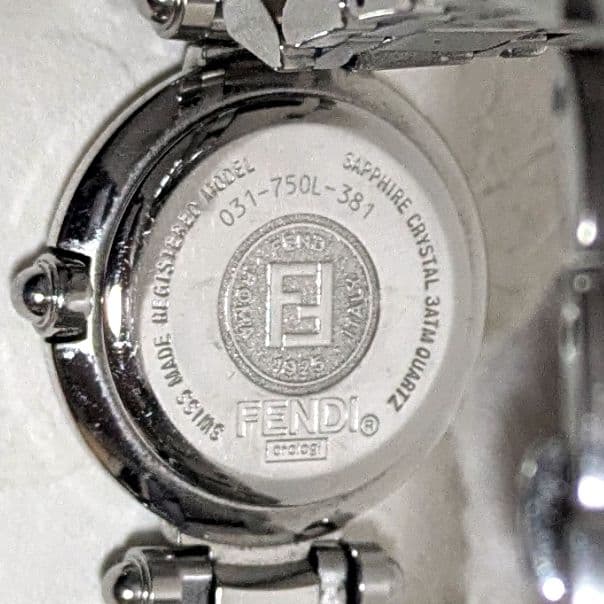 FENDI フェンディ ズッカ柄 クォーツ 腕時計 F75210L シルバー 箱