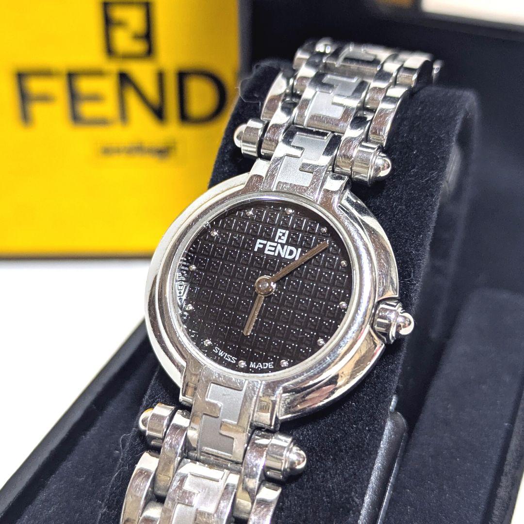 FENDI フェンディ ズッカ柄 クォーツ 腕時計 F75210L シルバー 箱