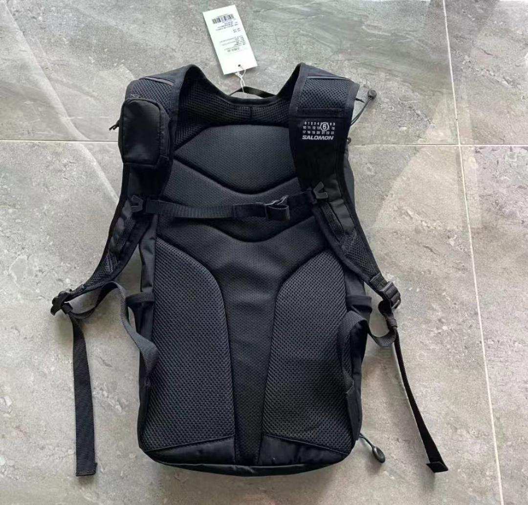 美品 MM6 × Salomon 多機能バックパック