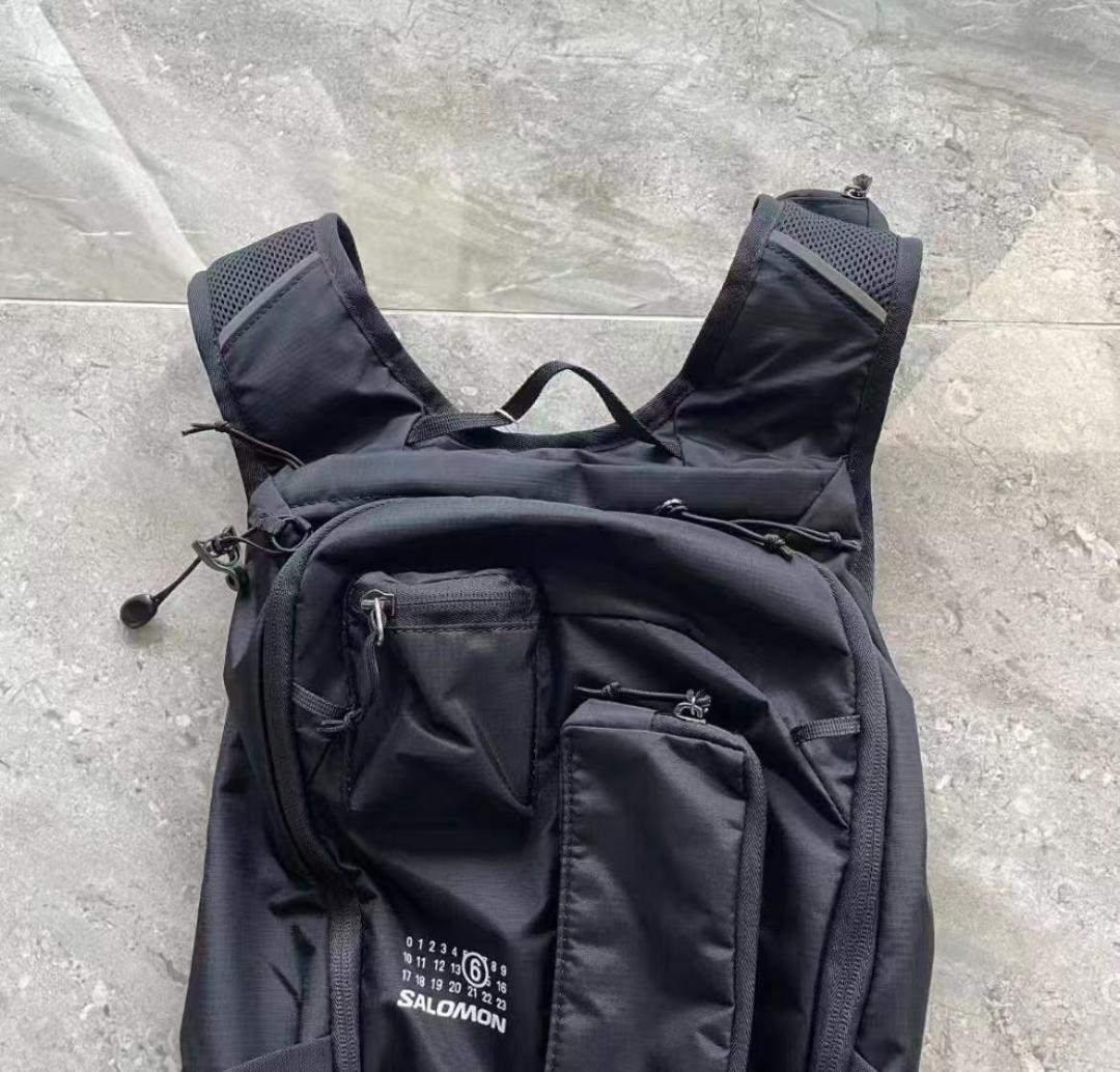 美品 MM6 × Salomon 多機能バックパック