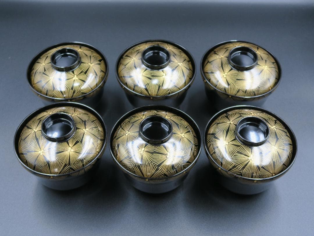 【輪島塗】亀甲松沈金 三段重 重台 天然木 共箱 亀甲松沈金 吸物椀 六客 箱無