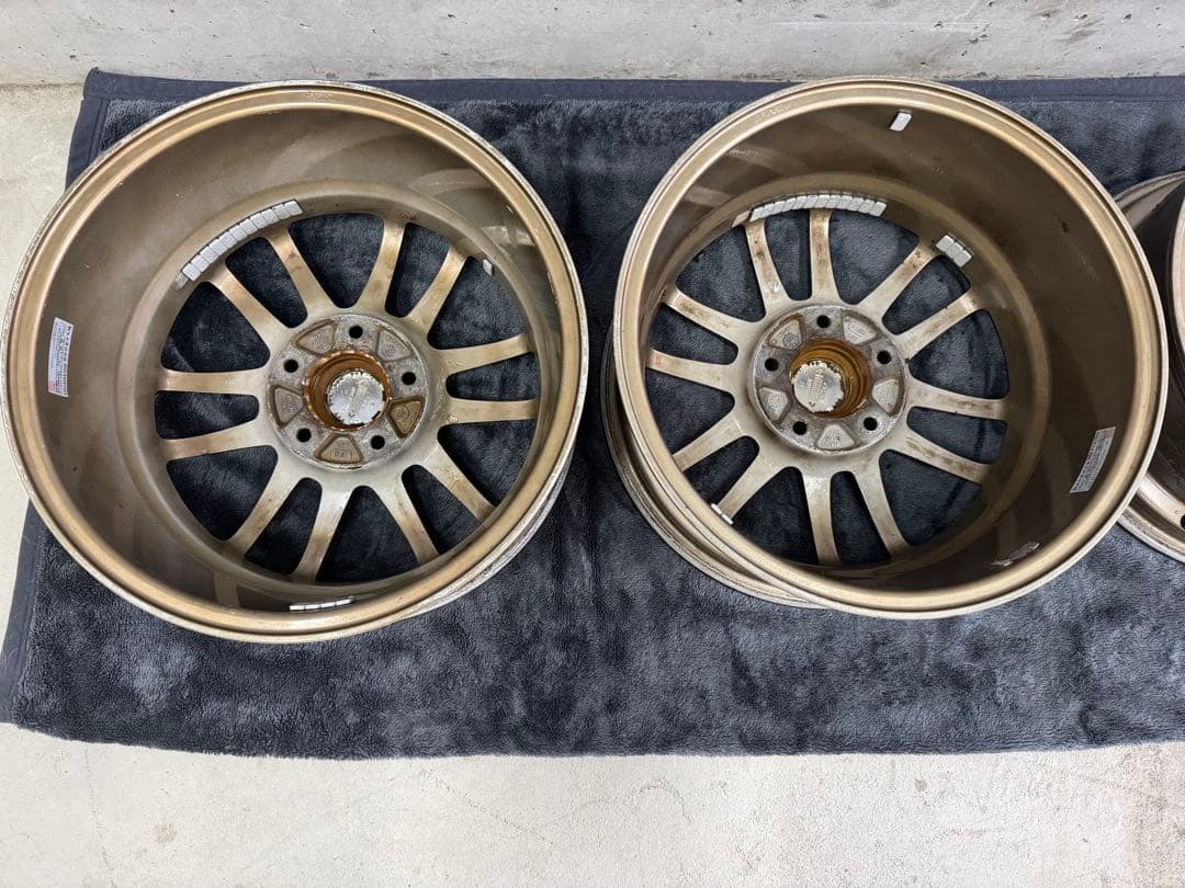 RIVAZZAリバッツァ　エンケイ16インチ 7j+50 pcd114.3 5穴