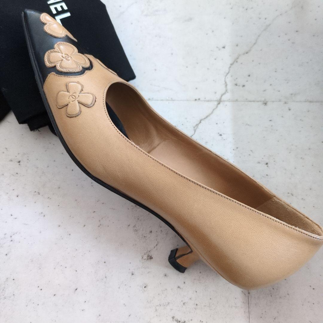CHANEL フラワー装飾 ポインテッドトゥシューズ 35.5C