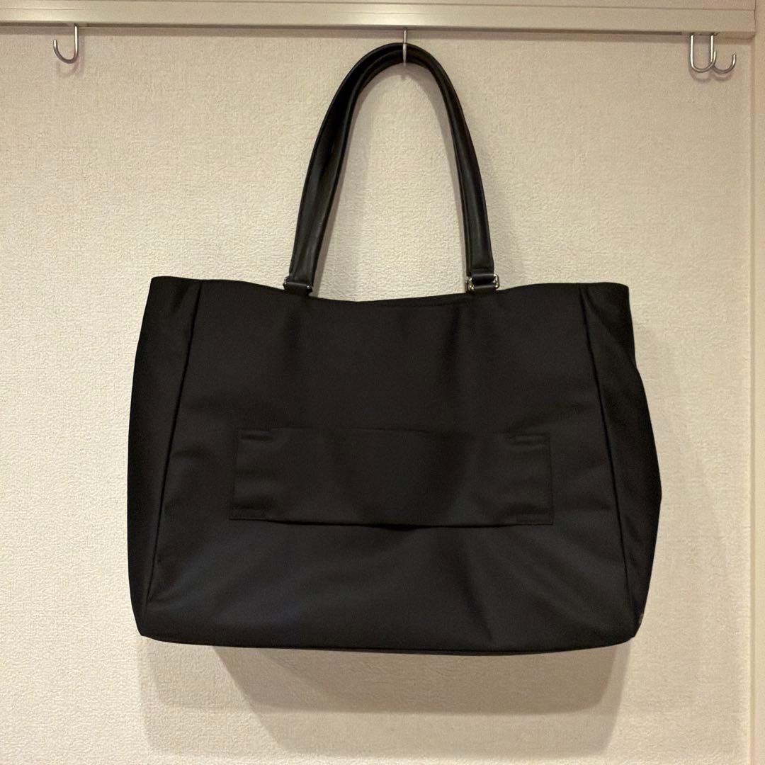 TUMI ヴァレッタ•ラージ・トート　黒