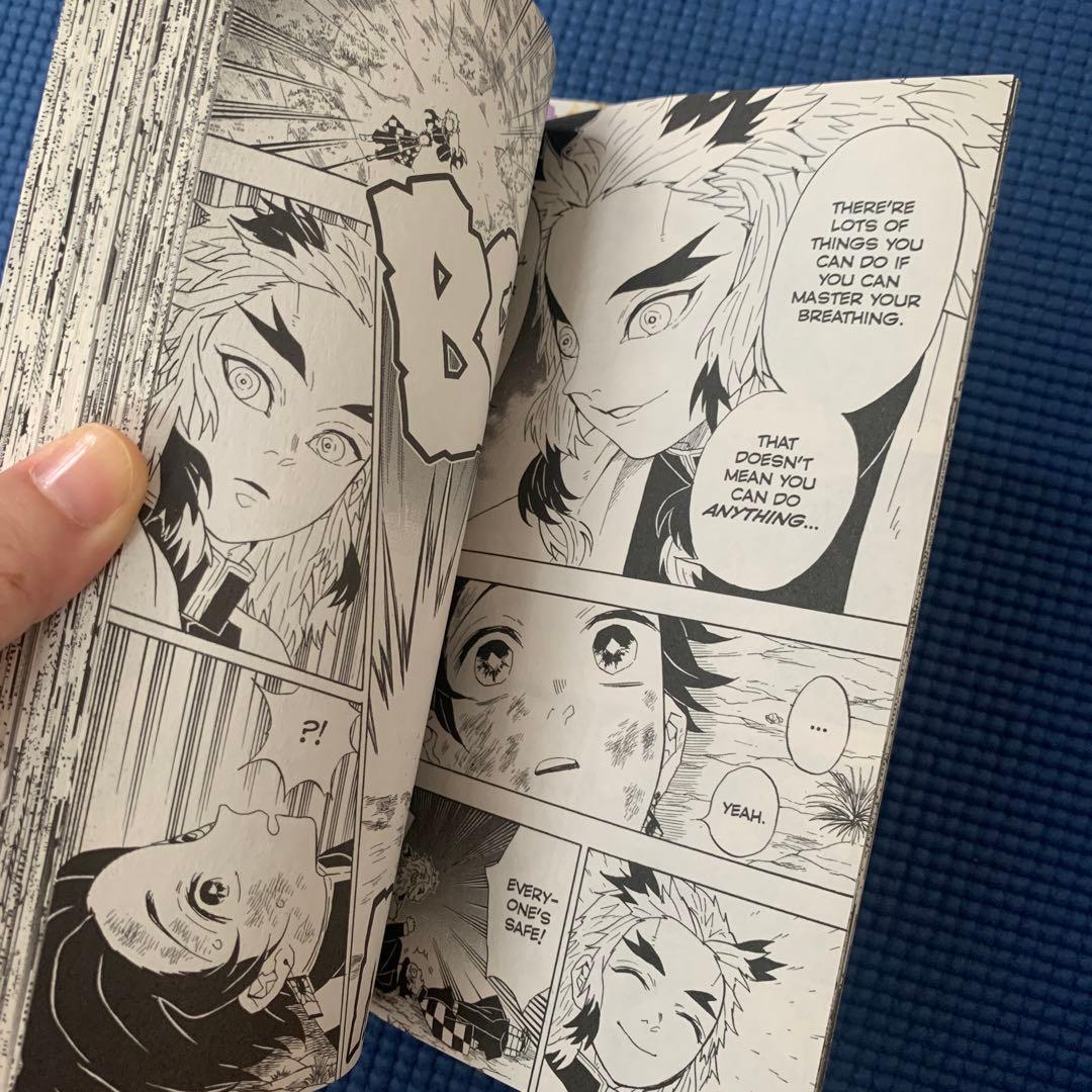 吾峠呼世晴著『鬼滅の刃』（英訳）Vol.8