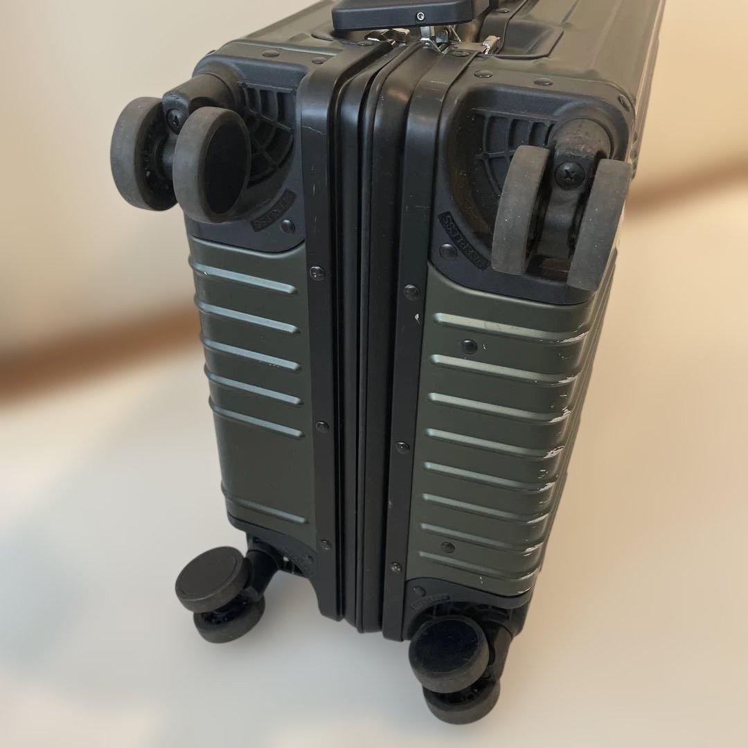 イノベーター　アルミキャリーケース　スーツケース　機内持ち込み可　36L