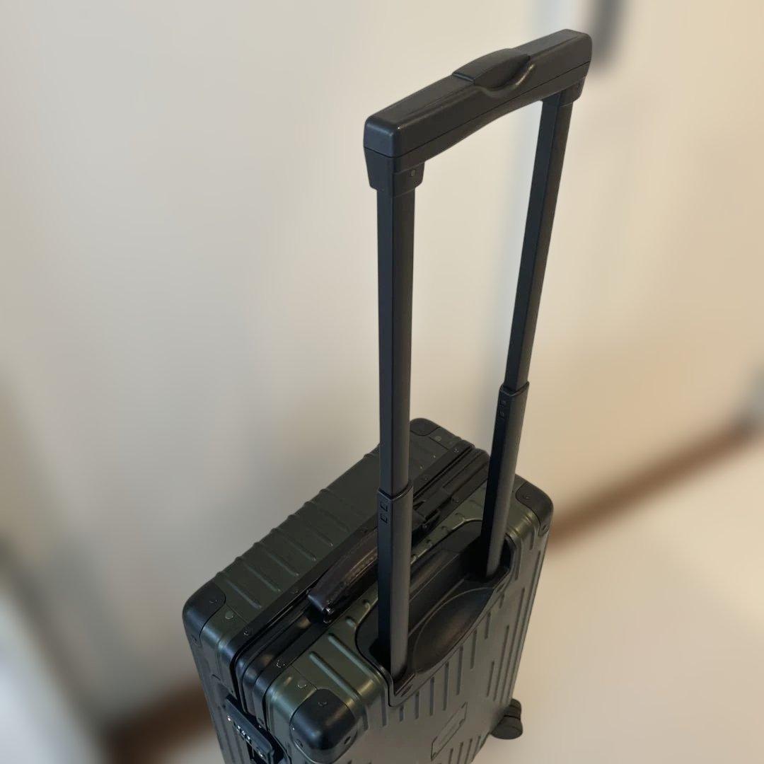 イノベーター　アルミキャリーケース　スーツケース　機内持ち込み可　36L