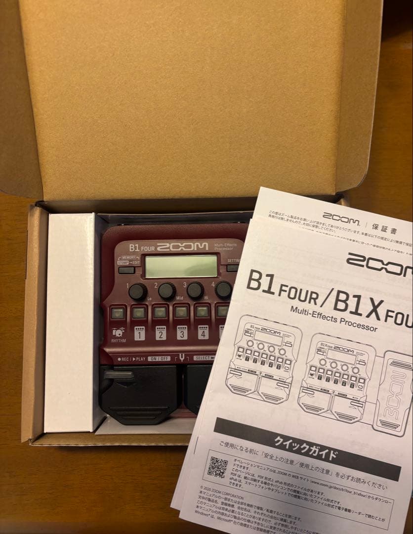 ZOOM B1 FOUR マルチエフェクトプロセッサー