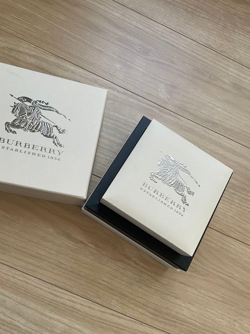 Burberry アナログ腕時計 シルバー