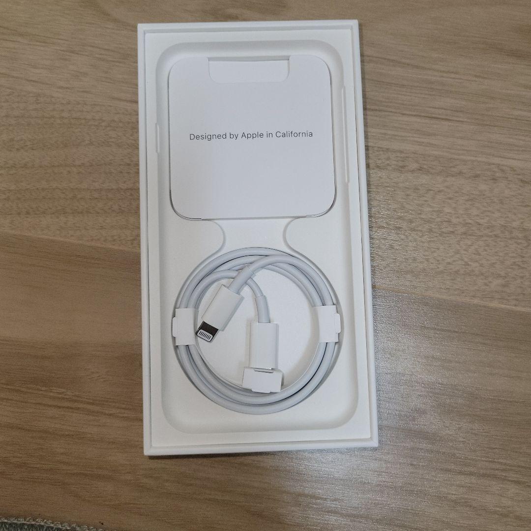 Apple iPhone SE (第3世代) ホワイト