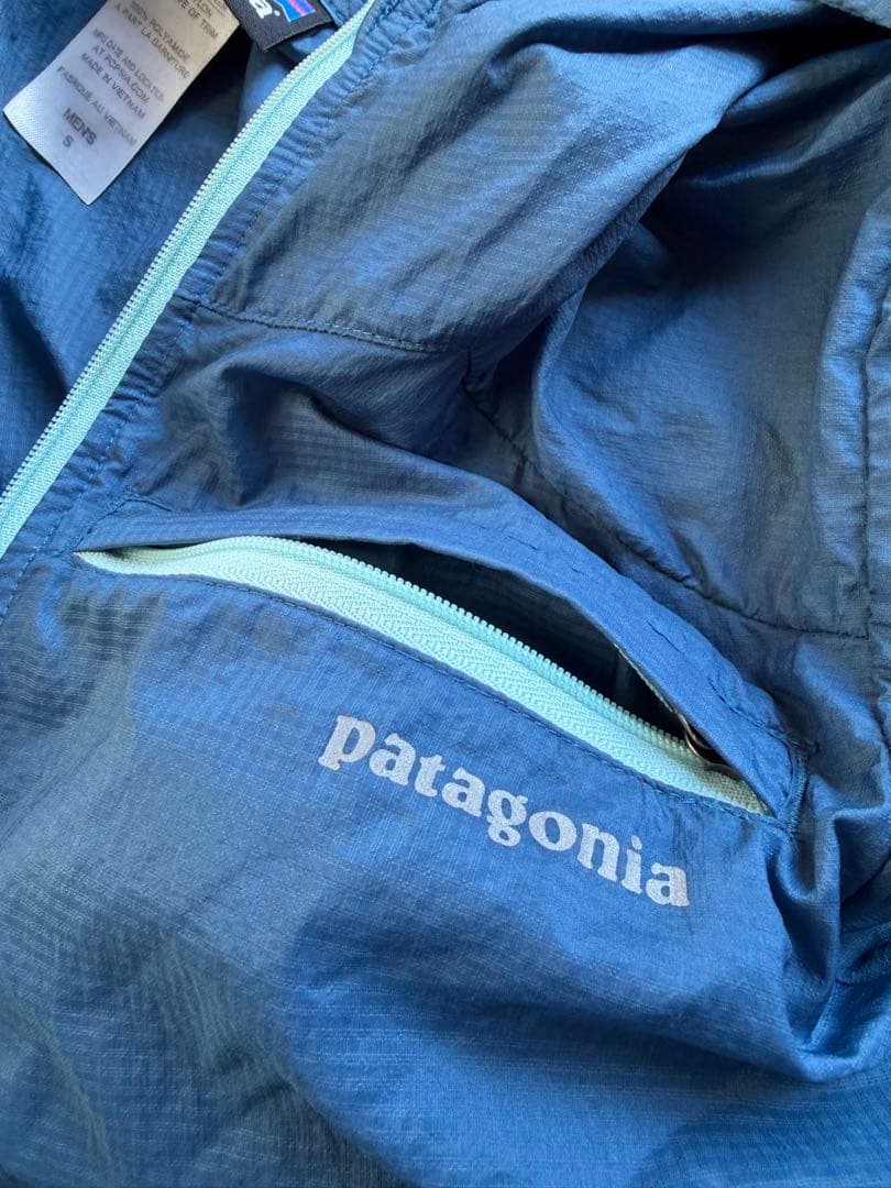 美品 patagonia パタゴニア フーディニジャケット S