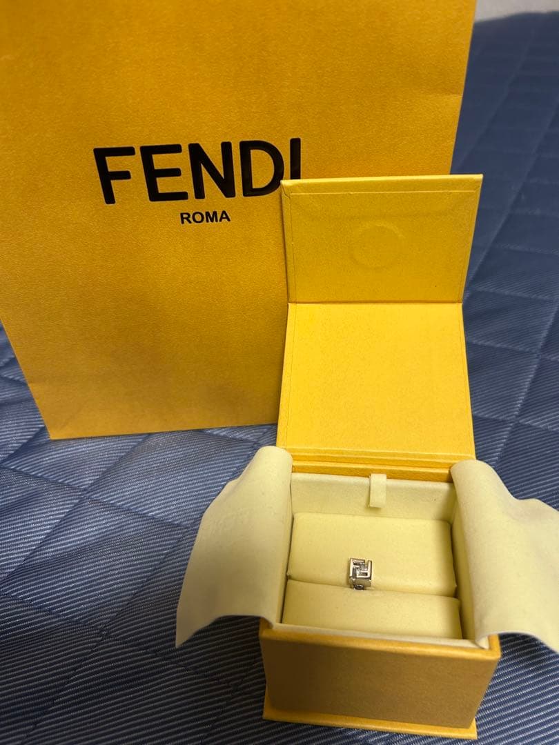 FENDI ピアス(片耳用) シルバー