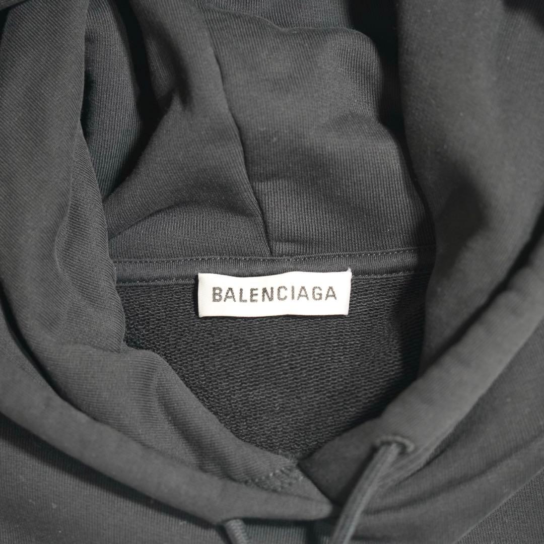 【古着】バレンシアガ　バックロゴ入りパーカー プリント ブラック
