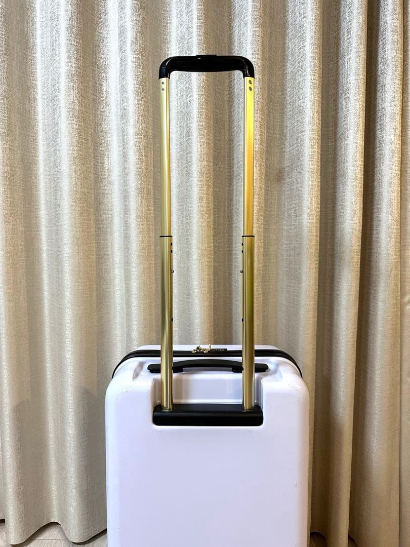 ディズニーストア　ミッキーマウス キャリーケース 送料込み匿名配送